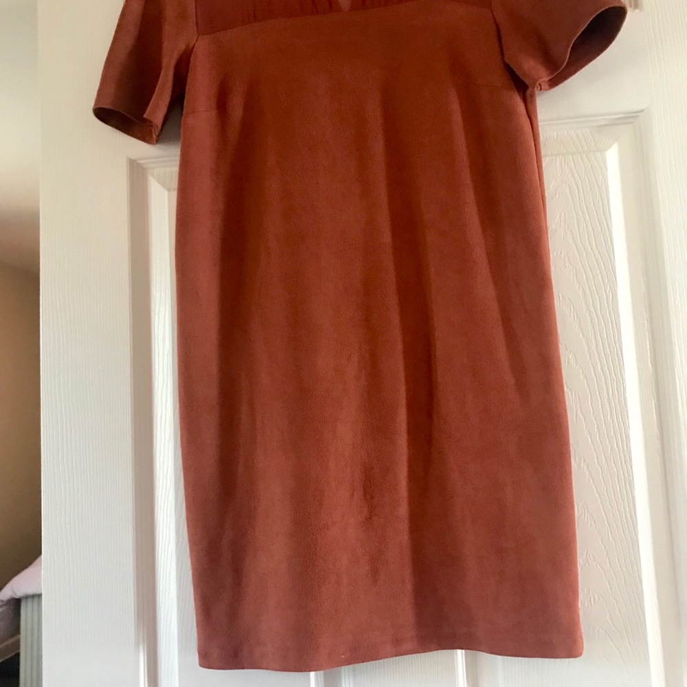 Dress. - Picture 3 of 3